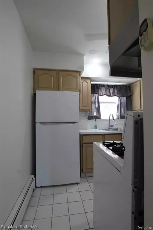 Royal Oak, MI 48073,2719 W 13 Mile Road