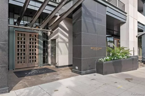 Birmingham, MI 48009,369 N Old Woodward Avenue