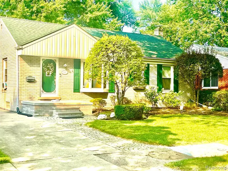 20651 Damman Street, Harper Woods, MI 48225