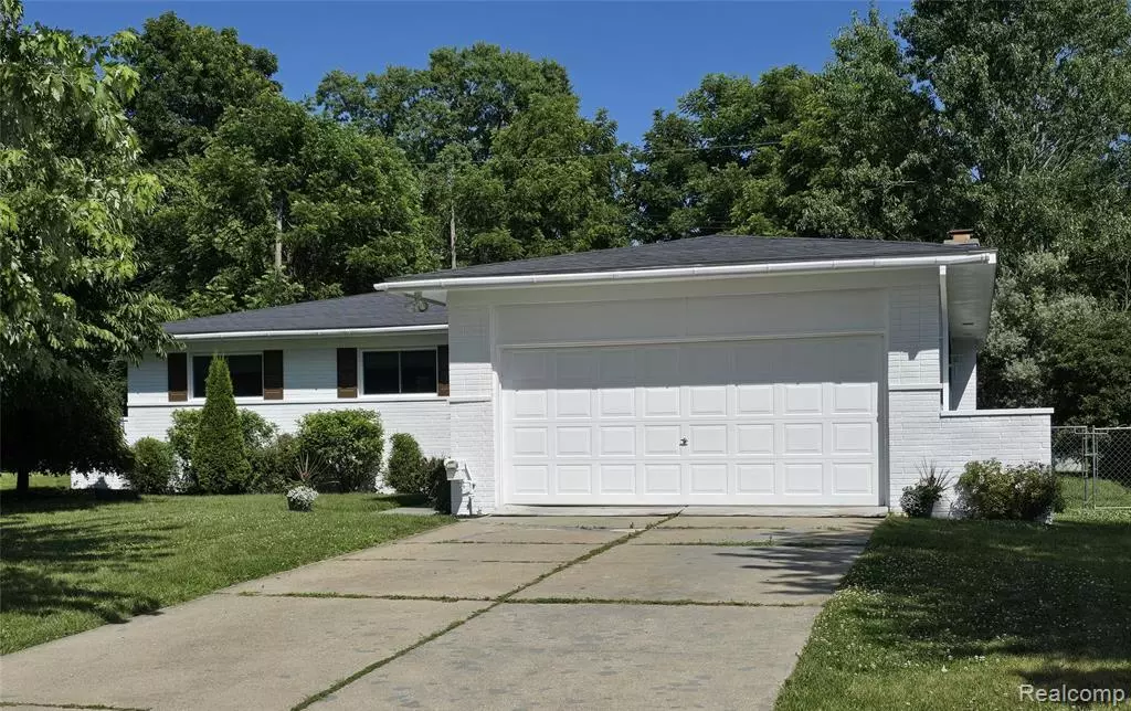 Grand Blanc, MI 48439,5333 FERN Avenue