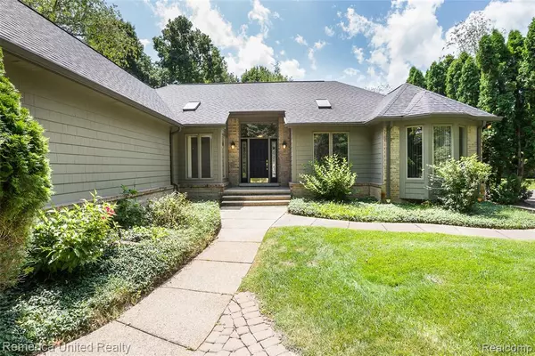 Farmington Hills, MI 48335,37188 Chickadee Lane