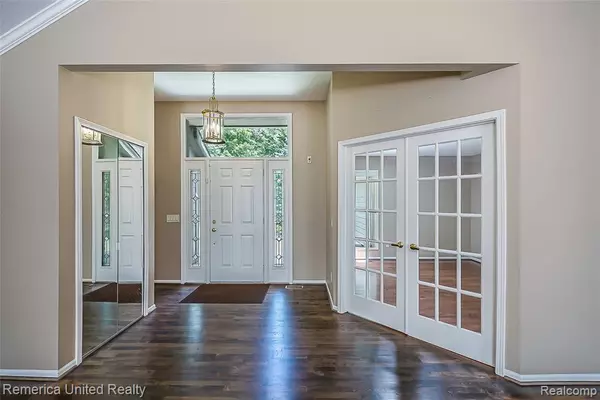 Farmington Hills, MI 48335,37188 Chickadee Lane