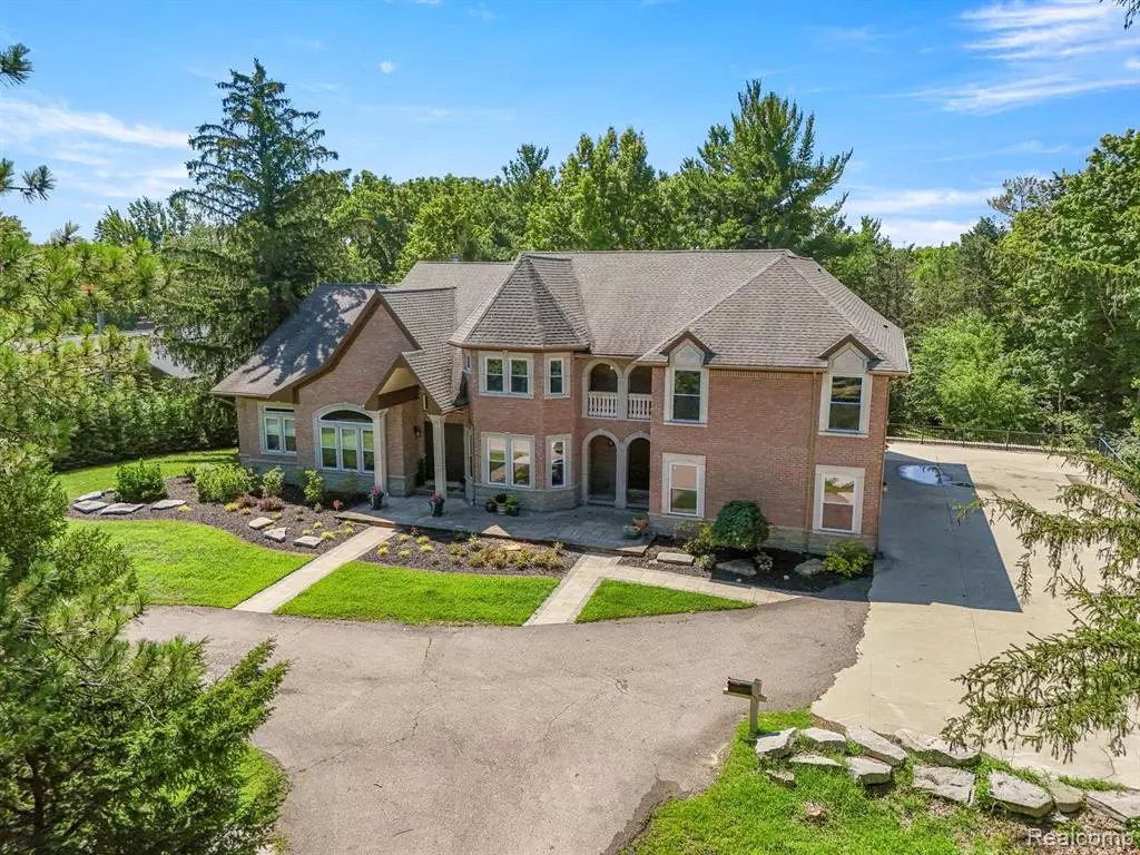 Northville, MI 48167,41901 8 Mile Road