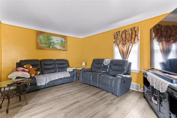 Wyandotte, MI 48192,2096 Electric Street