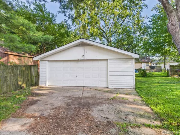 Warren, MI 48089,8262 Packard Avenue