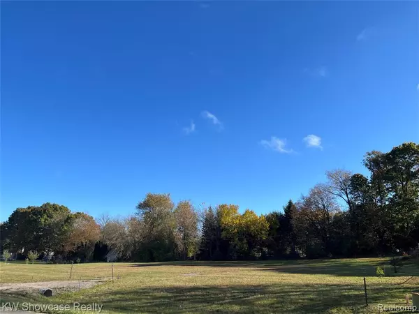 4640 Melanie Lane, White Lake, MI 48383