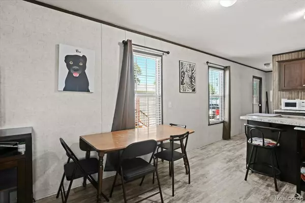 Romulus, MI 48174,5926 Esther St.