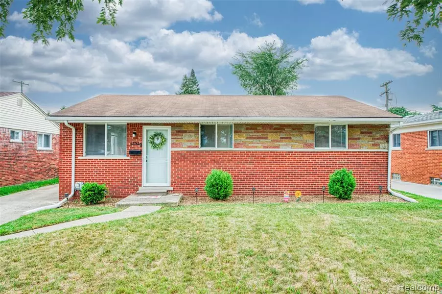 17762 Breezeway, Fraser, MI 48026
