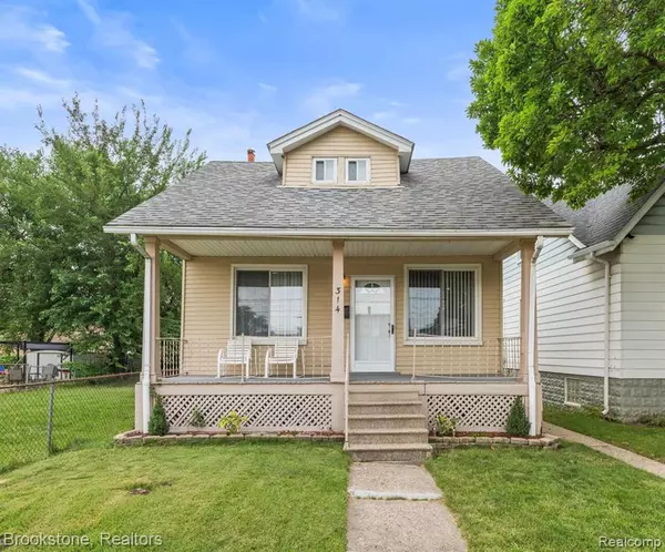 314 W Muir Avenue, Hazel Park, MI 48030