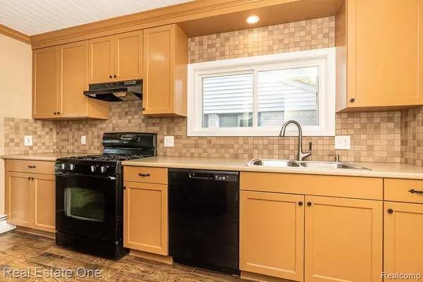 Madison Heights, MI 48071,25740 Miracle Drive