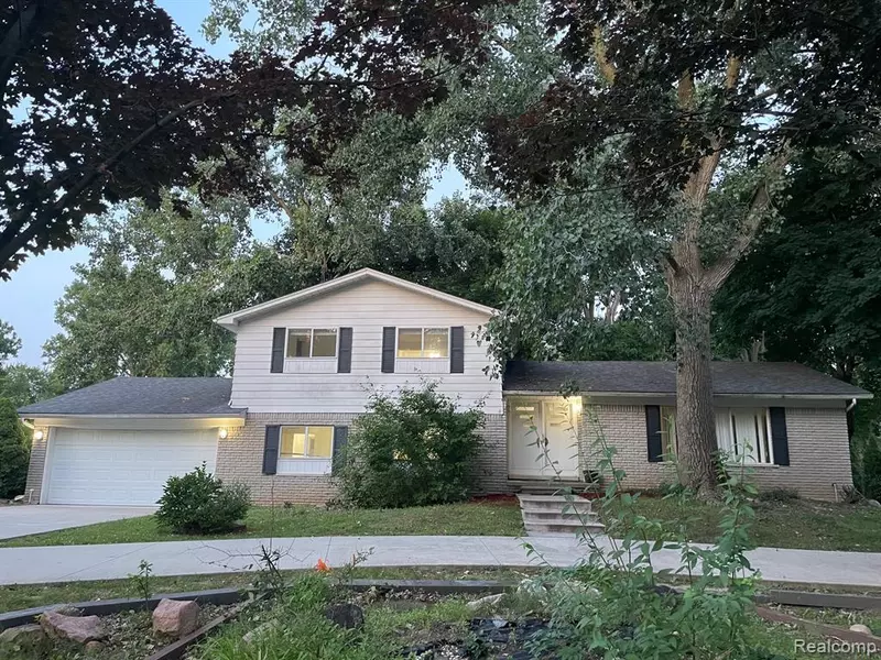 7421 Heather Heath, West Bloomfield, MI