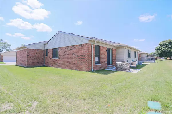 Warren, MI 48088,13717 Villa Pointe Drive