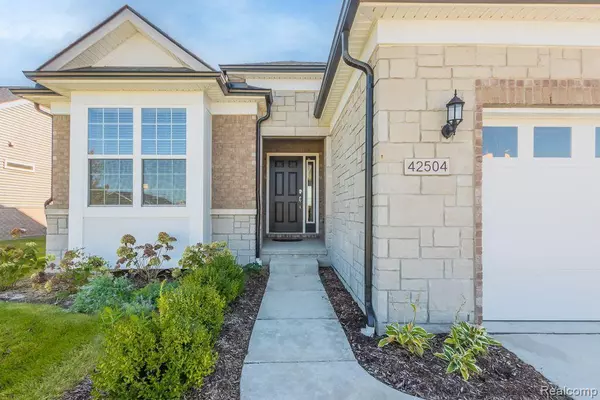 42504 Arbor Drive, Clinton Twp, MI 48038