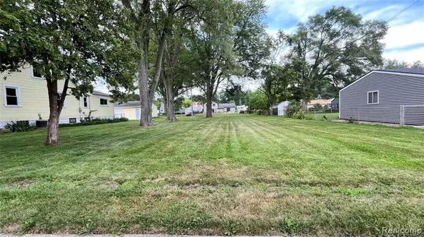 27250 Edward Street, Roseville, MI 48066