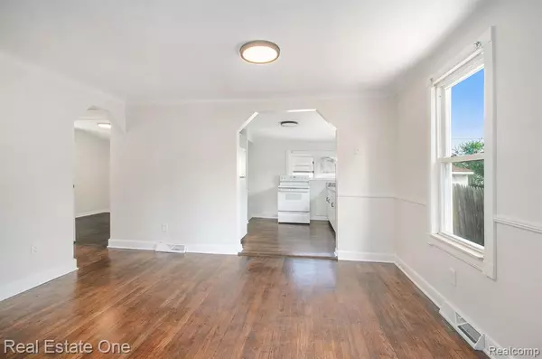 Eastpointe, MI 48021,24924 Tuscany Avenue