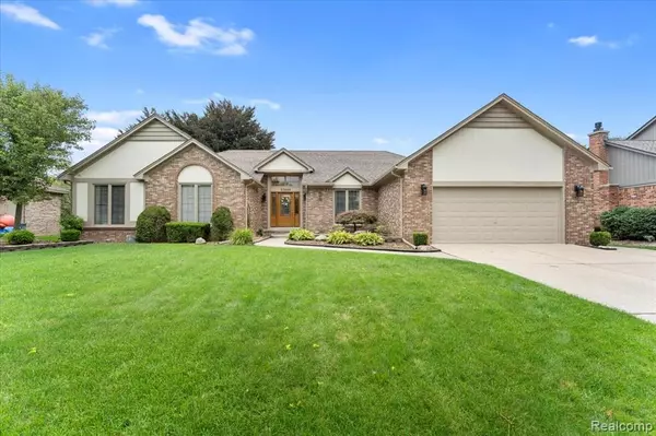 37946 River Bend, Farmington Hills, MI 48335