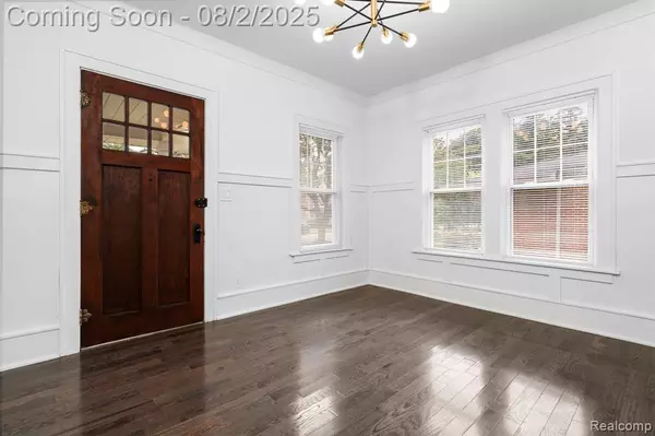 Royal Oak, MI 48067,1402 Catalpa Drive