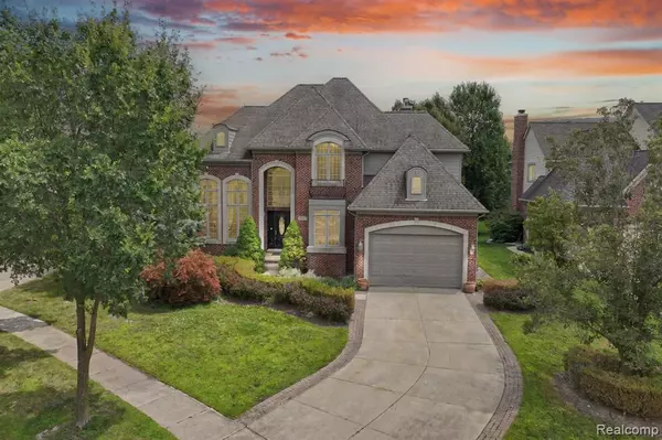 24765 Cavendish E Avenue, Novi, MI