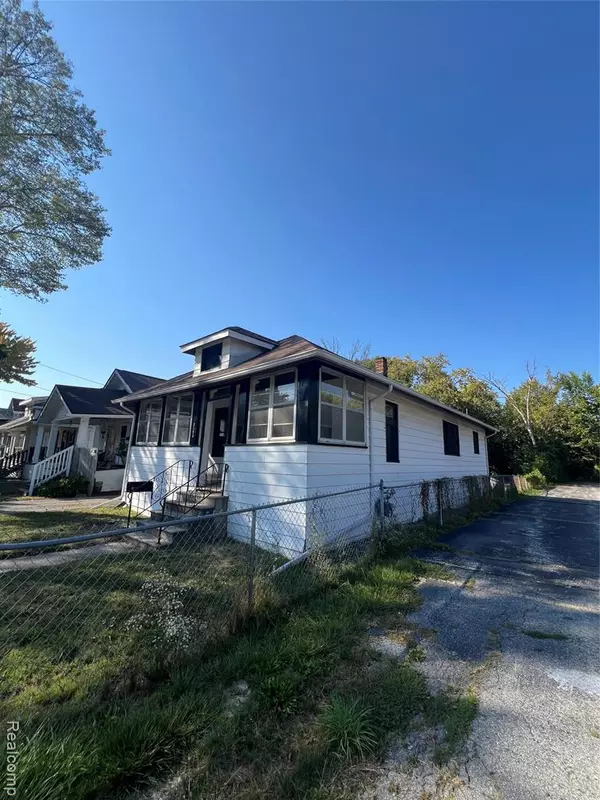 Saginaw, MI 48602,2120 W Genesee Avenue