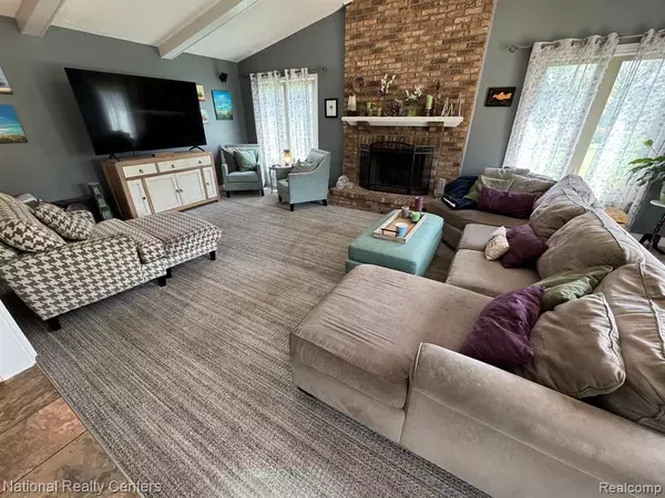 Novi, MI,41315 CARRIAGE HILL Drive