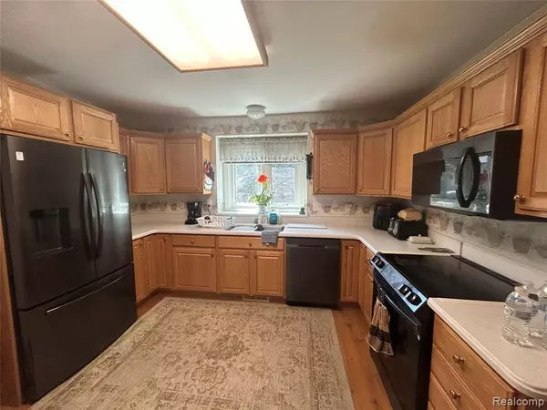 Novi, MI,24605 Enchanted Drive
