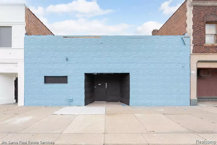 16127 E WARREN Avenue, Detroit, MI 48224