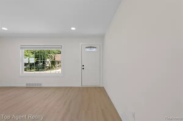 Royal Oak, MI 48073,1012 Amelia Avenue