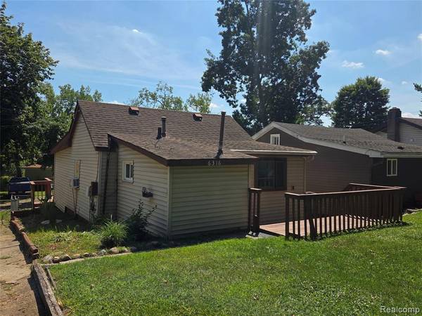 6316 Oakdale Drive, Brighton, MI 48116