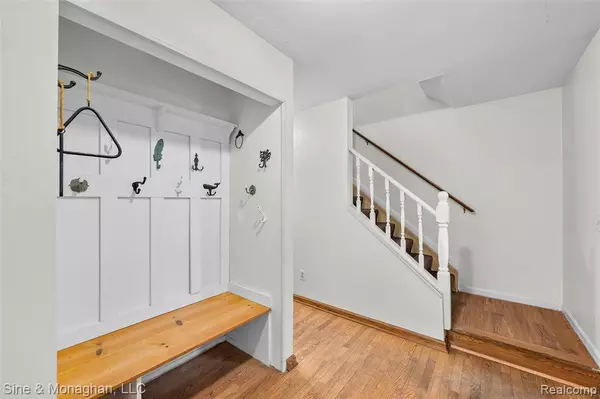 Waterford, MI 48328,550 Hillcliff Drive