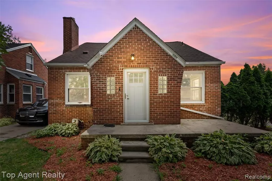 15510 Veronica Avenue, Eastpointe, MI 48021