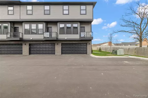 Troy, MI 48084,2841 Summers Place