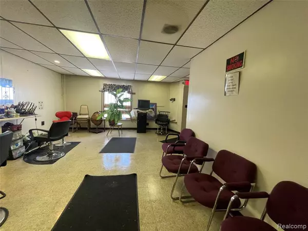 Hazel Park, MI 48030,427 E 8 Mile Road