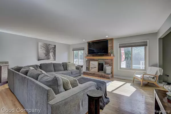 Fraser, MI 48026,33424 Sunrise Drive