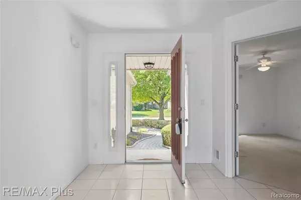 Rochester Hills, MI 48307,1671 S Shore Drive