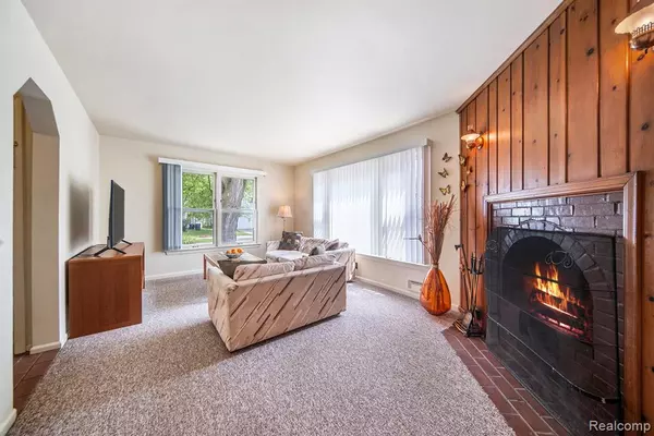 Ann Arbor, MI 48104,924 Woodlawn Avenue