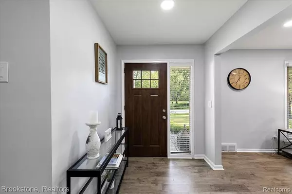 Bloomfield Hills, MI 48304,711 Hickory Heights Drive