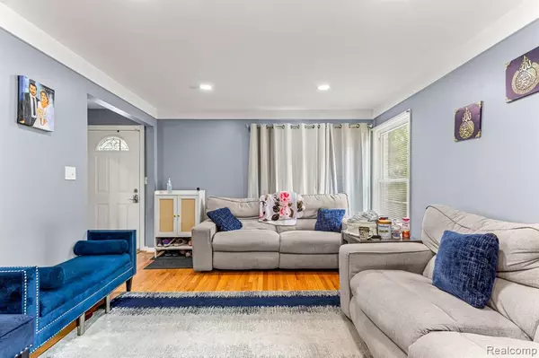 Dearborn Heights, MI 48127,7412 Drexel Street