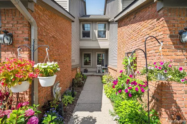 Brighton, MI 48116,840 Woodridge Hills Drive