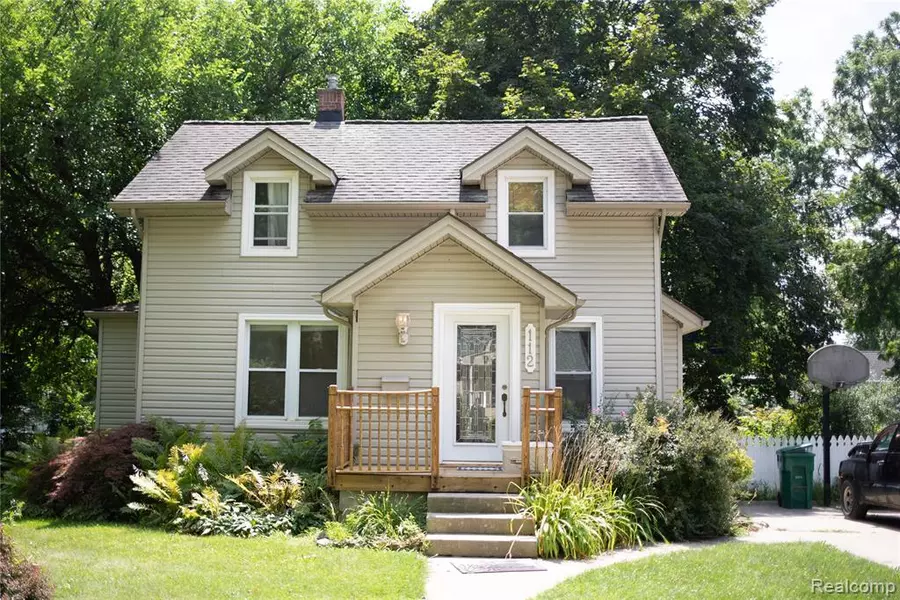 112 Glanworth Street, Lake Orion, MI 48362