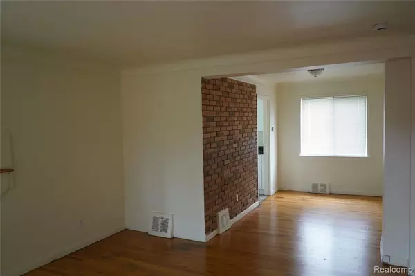 Detroit, MI 48221,16145 Baylis Street