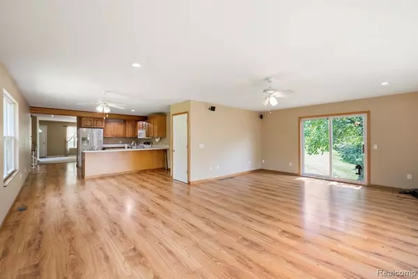 Holly, MI 48442,1490 Gage Road