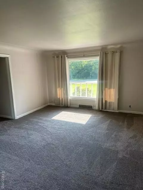 Burton, MI 48519,3085 S Center Road