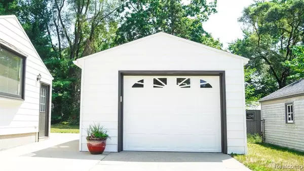 Grand Rapids, MI 49525,3762 Miramar NE Avenue