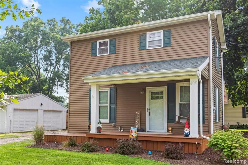 Charlotte, MI 48813,607 W Henry Street