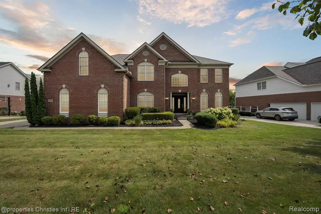 Northville, MI 48168,15908 CRYSTAL DOWNS E