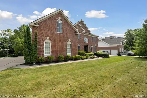 Northville, MI 48168,15908 CRYSTAL DOWNS E