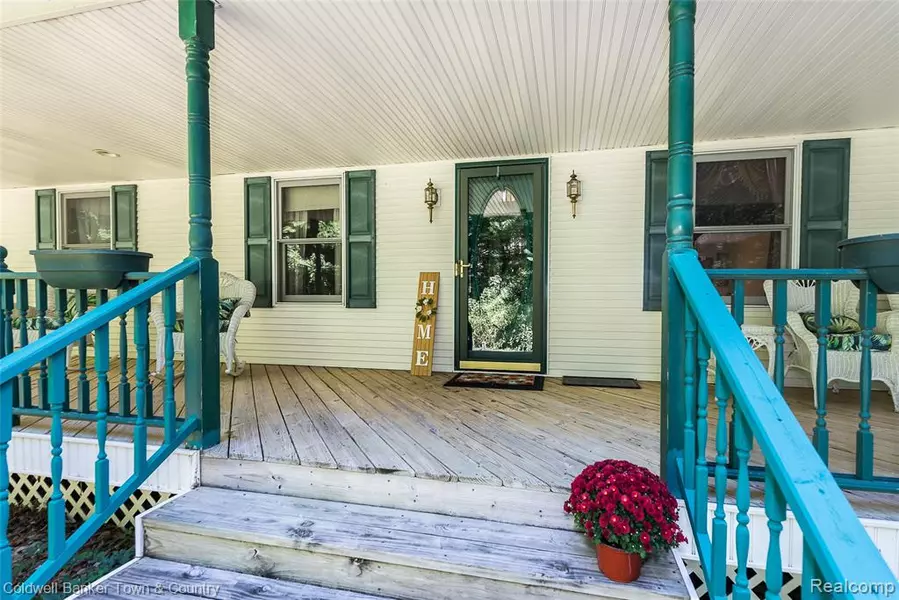 11527 McGregor Road, Pinckney, MI 48169