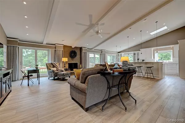 Rochester Hills, MI 48306,1692 Edinborough Drive