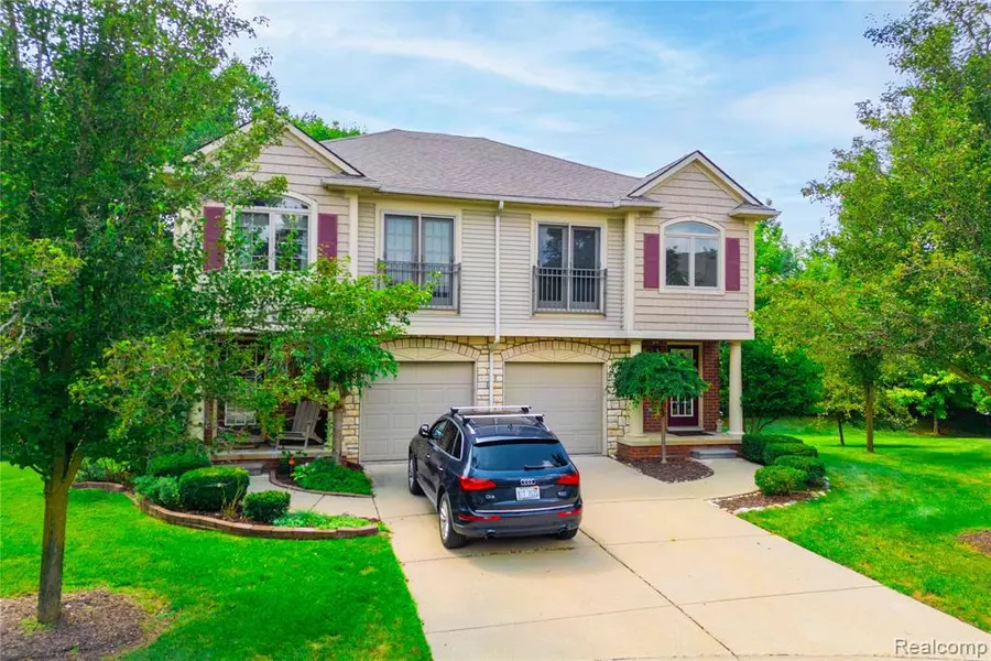 50580 Beechwood Court, Plymouth, MI 48170