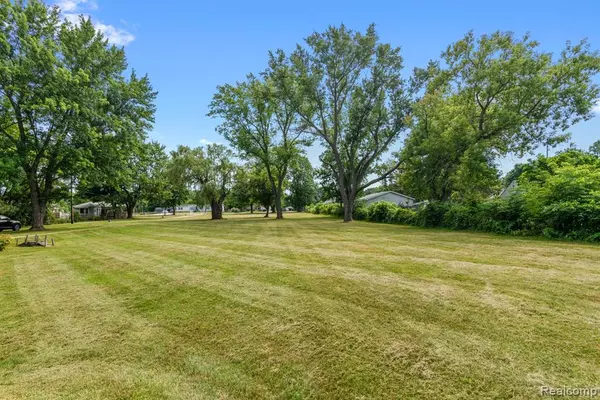 Flint, MI 48506,3499 E Carpenter Road